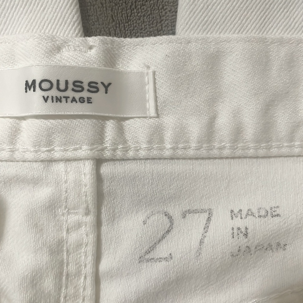 Moussy Vintage White Jeans size 27